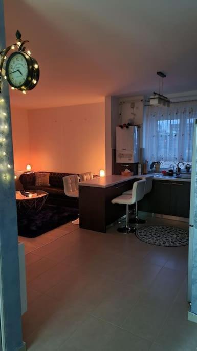 Apartament 3 Camere Avantgarden Şelimbăr Kültér fotó
